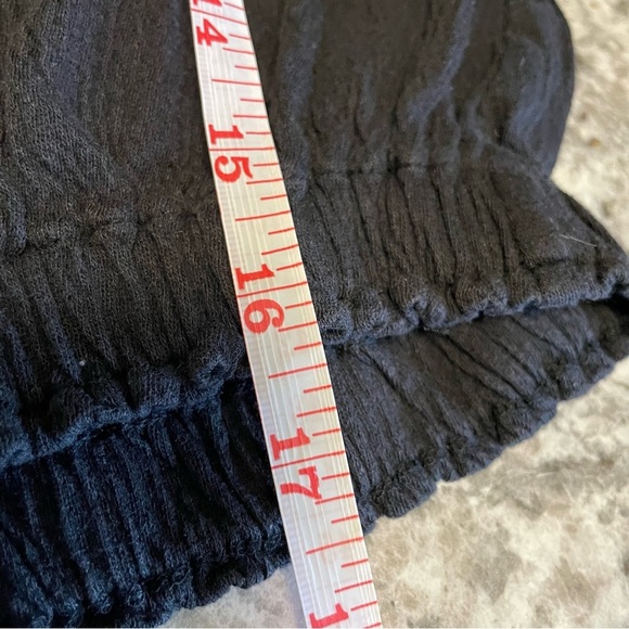 Uniqlo Black Peasant Blouse Crop Top Women’s Small - Picture 7 of 8